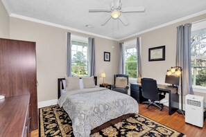 4 bedrooms, desk, WiFi, bed sheets - Historic, Recently Renovated Home Near Savannah River & Downtown Augusta! (Augusta)