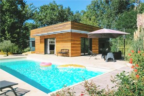 室外游泳池,恒温泳池