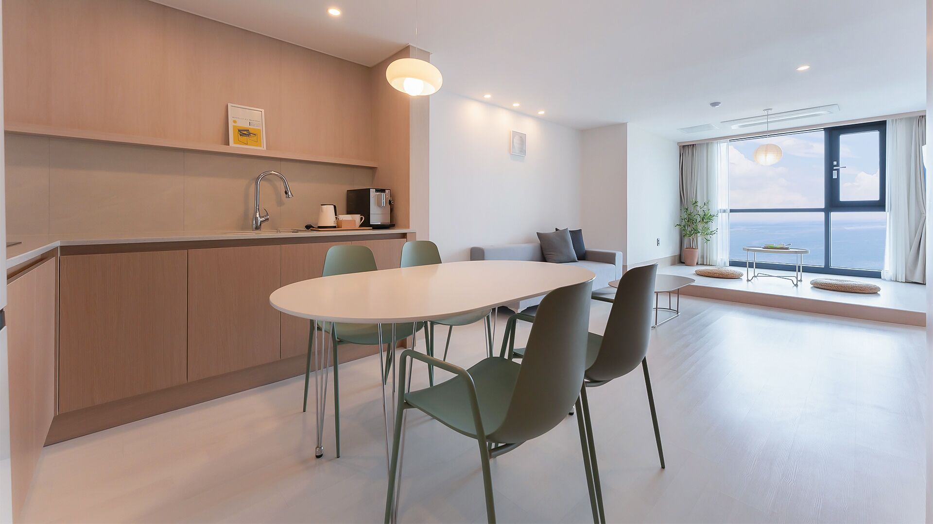 Loftsleilighet – design | Sengetøy av topp kvalitet, blendingsgardiner og wi-fi (inkludert)