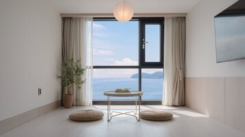 Design Penthouse | 1 bedroom, premium bedding, blackout drapes, free WiFi