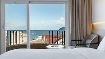 Premium Room, Ocean View | 1 bilik tidur, peralatan tempat tidur premium