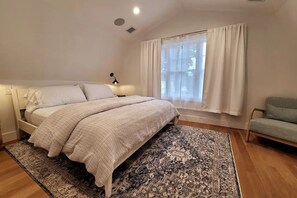 3 bedrooms, iron/ironing board, free WiFi, bed sheets - Hamptons Style Cottage (Patchogue)