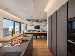 Mikrobølgeovn, ovn og oppvaskmaskin