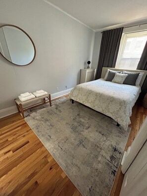 3 bedrooms, in-room safe, desk, iron/ironing board