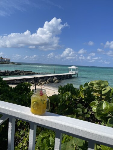 Lagoon Luxury at Sandyport