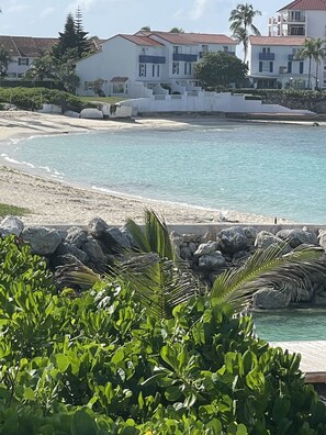 Vlak bij het strand