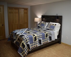 3 Schlafzimmer, Schreibtisch, Bügeleisen/Bügelbrett, kostenloses WLAN