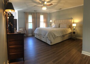 4 bedrooms, desk, iron/ironing board, free WiFi