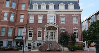 Destination Dupont - Deluxe Living, Spacious, Bright & Central!