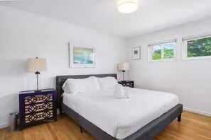 4 chambres, fer et planche à repasser, lit de bébé portatif, Wi-Fi
