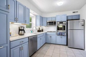 Fridge, microwave, oven, coffee/tea maker