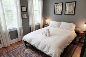 3 habitaciones y espacio para trabajar con laptop 