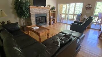 智能电视、壁炉