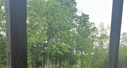 Lakeside Hideaway II - lakefront with hot tub / walk to boat ramp