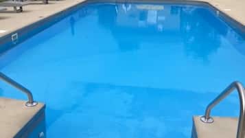室外游泳池