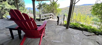 Fox Crossing - Mountain Views, Game Room & Pet-Friendly Cabin!