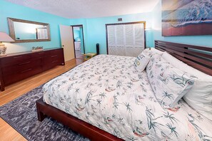 1 slaapkamer, een strijkplank/strijkijzer, gratis wifi, beddengoed