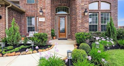 Elegant spacious home with water view. Prime location- Richmond, Katy, Houston, Rosenberg.