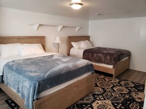 3 chambres, fer et planche à repasser, Wi-Fi gratuit, draps fournis