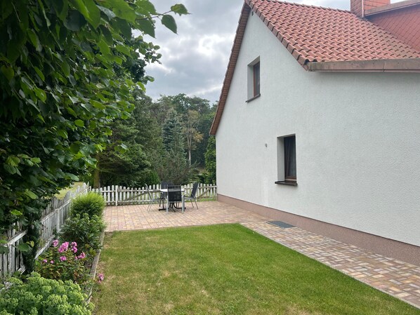 تناول الطعام بالخارج