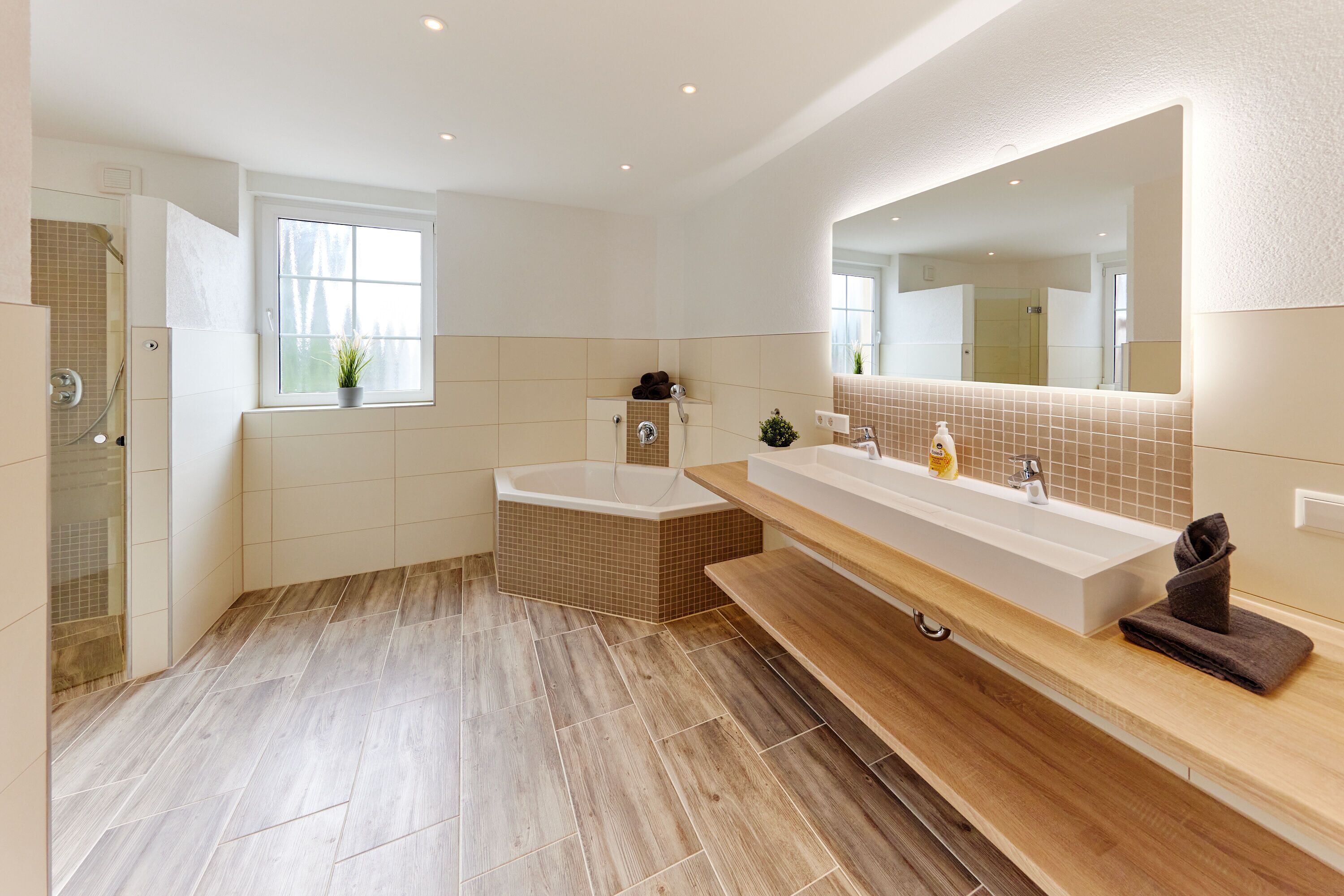 Bathtub, towels