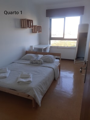 3 chambres, fer et planche Ă repasser, Wi-Fi gratuit, draps fournis