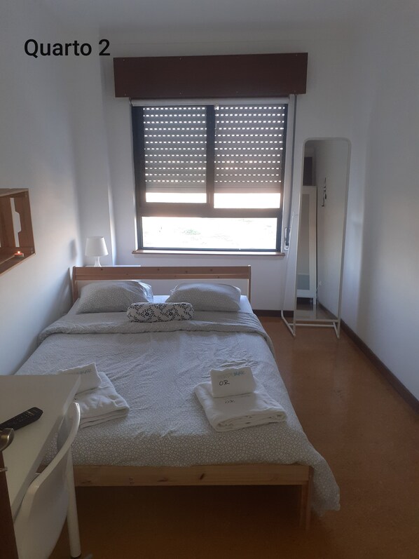 3 chambres, fer et planche à repasser, Wi-Fi gratuit, draps fournis