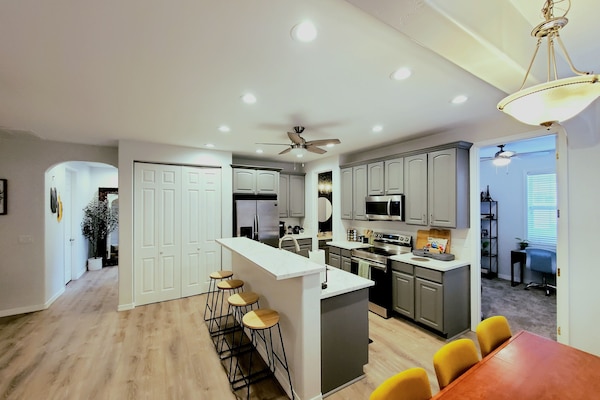 Frigorífic, microones, forn i placa de cuina