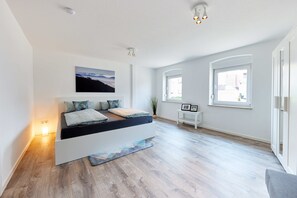 3 makuuhuonetta, ilmainen Wi-Fi, vuodevaatteet