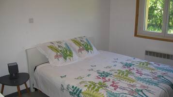 2 chambres, fer et planche Ă repasser, Wi-Fi gratuit, draps fournis