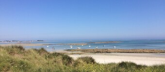 "Family-Friendly House with Heated Pool & Private Garden – Close to the Beach"