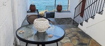 Chiona's Apartments by the sea