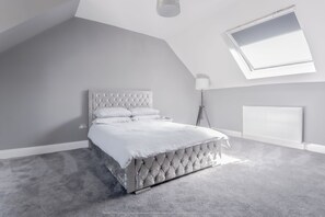 House | 4 bedrooms, iron/ironing board, free WiFi, bed sheets