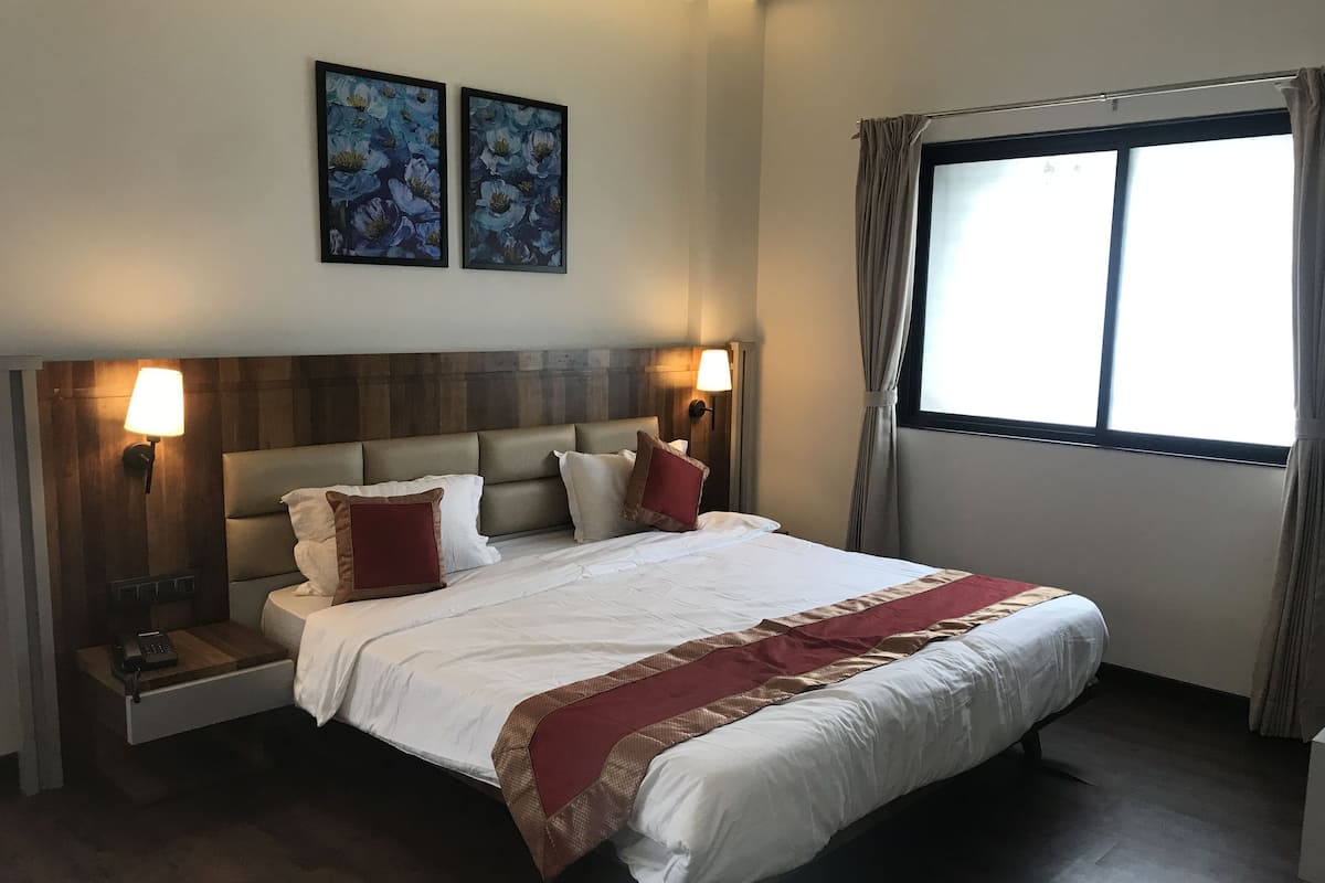 Deluxe-Doppelzimmer | Pillowtop-Betten, Schreibtisch, Verdunkelungsvorhänge, kostenloses WLAN