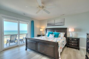 5 bedrooms, desk, iron/ironing board, free WiFi - Beautiful Oceanfront Home with Amazing Views-Sleeps 12 (Oak Island)