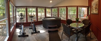 Pocono Villa Hot Tub Sauna Game Room Fire Pit