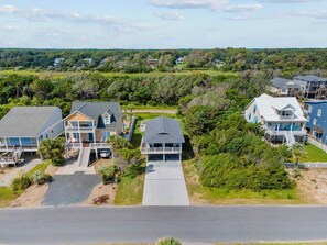 Exterior - 0cean Queen Z / 220 W Dolphin Drive - Coastal Vacation Resorts (Oak Island)