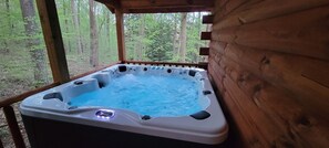 Outdoor spa tub - Beech View Haven- Custom Log Home in Hocking Hills (Logan)