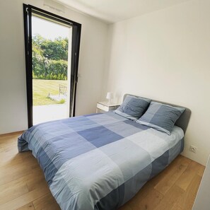 3 chambres, fer et planche à repasser, Wi-Fi gratuit, draps fournis