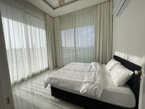 Egyptian cotton sheets, premium bedding, in-room safe - Jawharat Bidiah Resort (Bidiya)