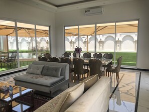 Royal-Villa | Esszimmer