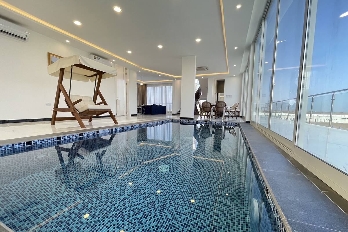 Private pool