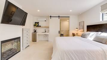 Schreibtisch, Bügeleisen/Bügelbrett, kostenloses WLAN, Bettwäsche