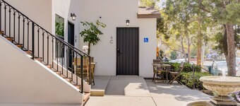 Casa Valerio Unit 6C-Boutique Suite in Downtown Santa Barbara