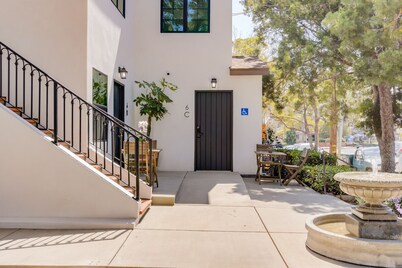 Casa Valerio Unit 6C-Boutique Suite in Downtown Santa Barbara