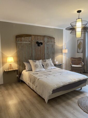 1 bedroom, iron/ironing board, free WiFi, bed sheets. Au P'tit Cosy