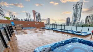 Unclassified image, 5 of 16, button - Studio in Surfers Paradise with View (Surfers Paradise)