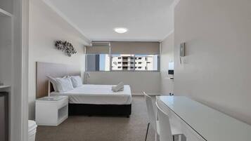 Iron/ironing board, WiFi, bed sheets