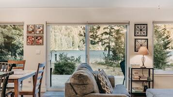 Cabin, 3 Bedrooms | Interior