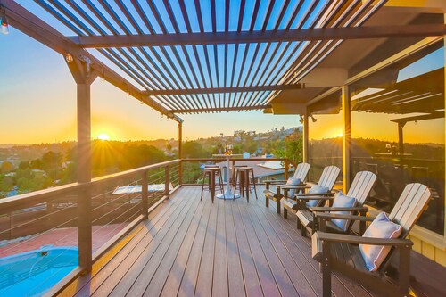 The Helix House | Pool & Mountain Views